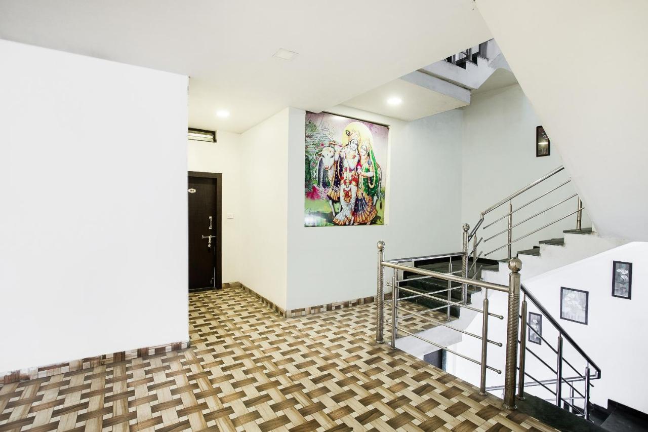 Oyo 39381 Kalajanki Ujaim Exterior foto